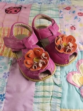 Livie & Luca Pink Leather Peep Toe Sandals with Orange Flowers Size 6 Blooms